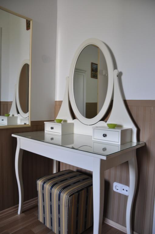 Fertőboz Gloriett Panzio B&B 객실 사진